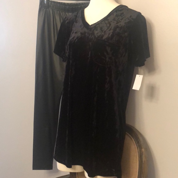 NEW🖤Black VELVET LONG pocket V-neck T-shirt - Picture 2 of 4